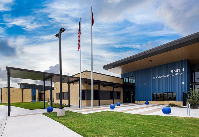 Front outside view of Smith Elementary School in Austin