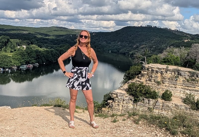 ARC Bariatric Surgery patient enjoying a nice day out in Austin by the river, representing a healthy lifestyle change
